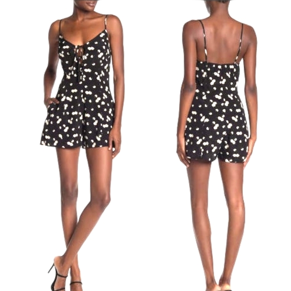 Dress Forum Pants - Dress Forum‎ Floral Keyhole Sleeveless Romper M